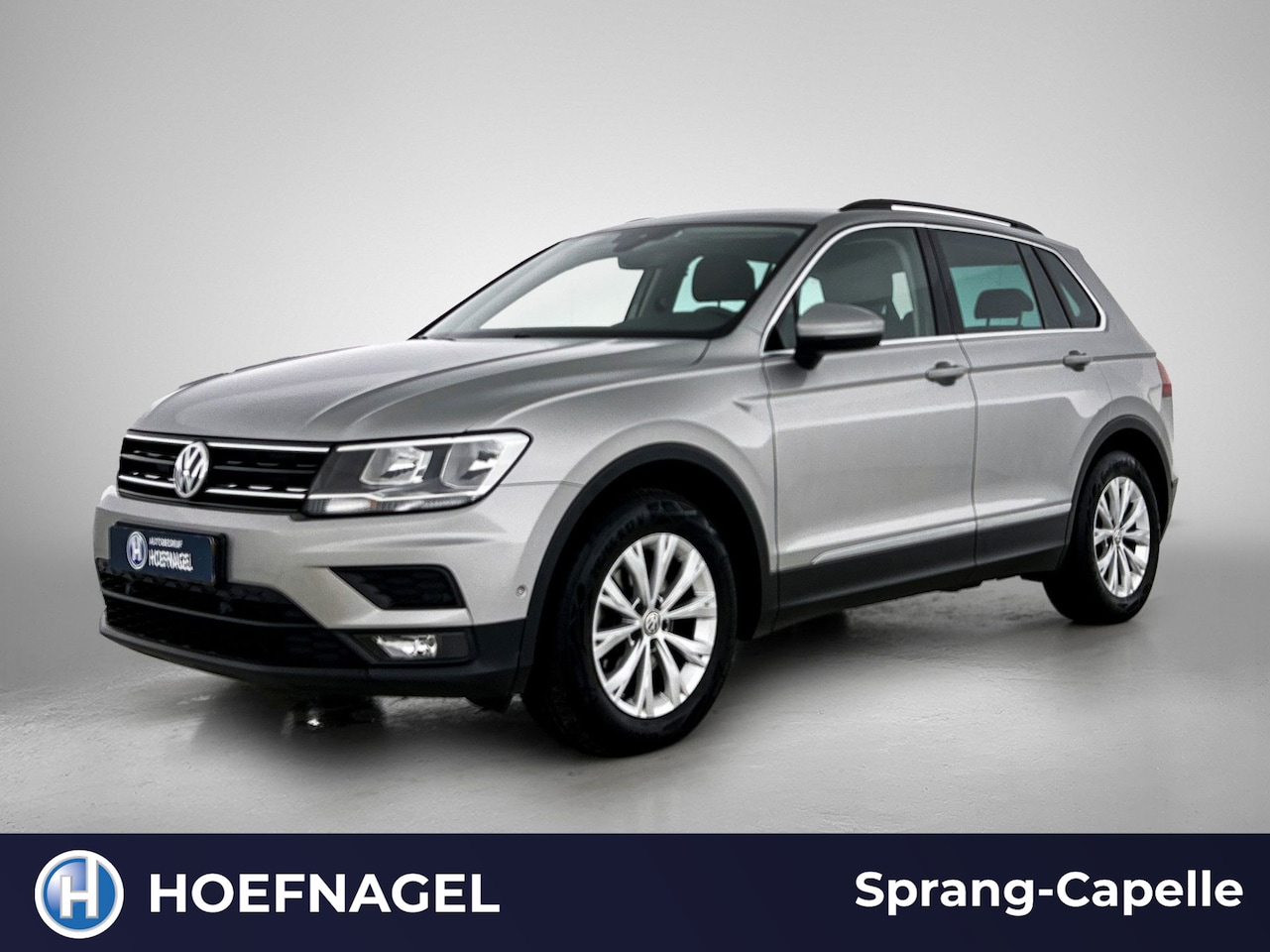 Volkswagen Tiguan - 1.5 TSI ACT Highline Comfortline | Trekhaak | Adaptive Cruise | Camera | Stoel-/Stuurverwa - AutoWereld.nl