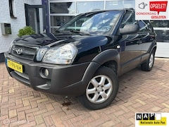 Hyundai Tucson - 2.0i Dynamic * AIRCO * TREKHAAK