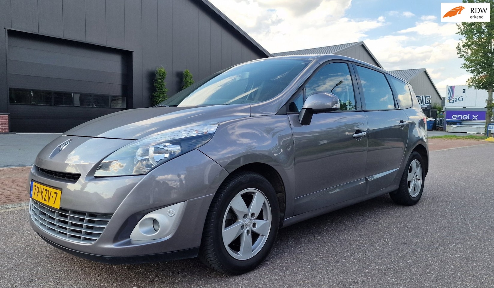 Renault Grand Scénic - 2.0 Dynamique AUT NAVI PSENSOR CRUISE TREKHAAK 2 X SLEUTELS - AutoWereld.nl