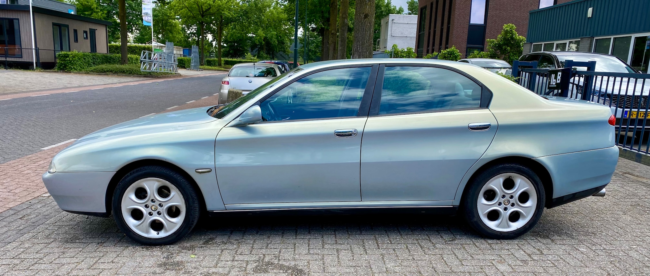 Alfa Romeo 166 - 2.0-16V T.Spark L Azzurro Nuvola & Blue Line - AutoWereld.nl