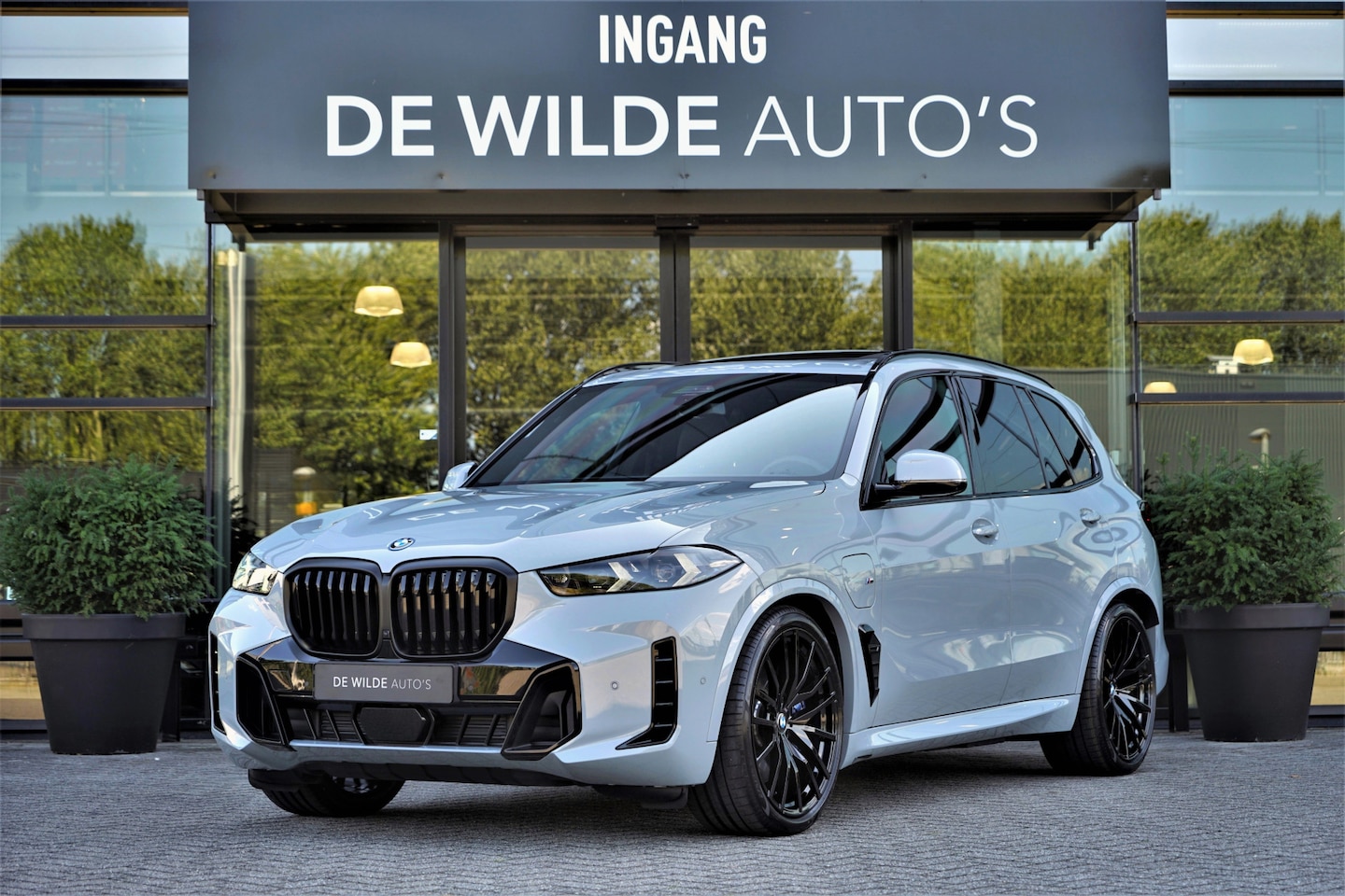 BMW X5 - xDrive50e M-sport Pano Trekhaak Massage Stoelventilatie Carbon Harman/Kardon - AutoWereld.nl