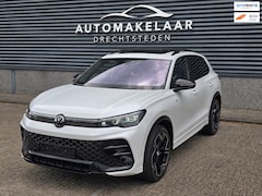 Volkswagen Tiguan - 1.5 eTSI R-Line Business Full/ Pano/Trekhaak/Keyless/Grote scherm/Full