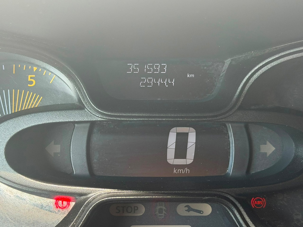 Renault Trafic - 1.6 dCi T29 L2H1 Comfort euro 6 nieuwe bak en koppeling - AutoWereld.nl