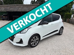 Hyundai i10 - 1.0i i-Premium Stoelverw. Navi, Climate