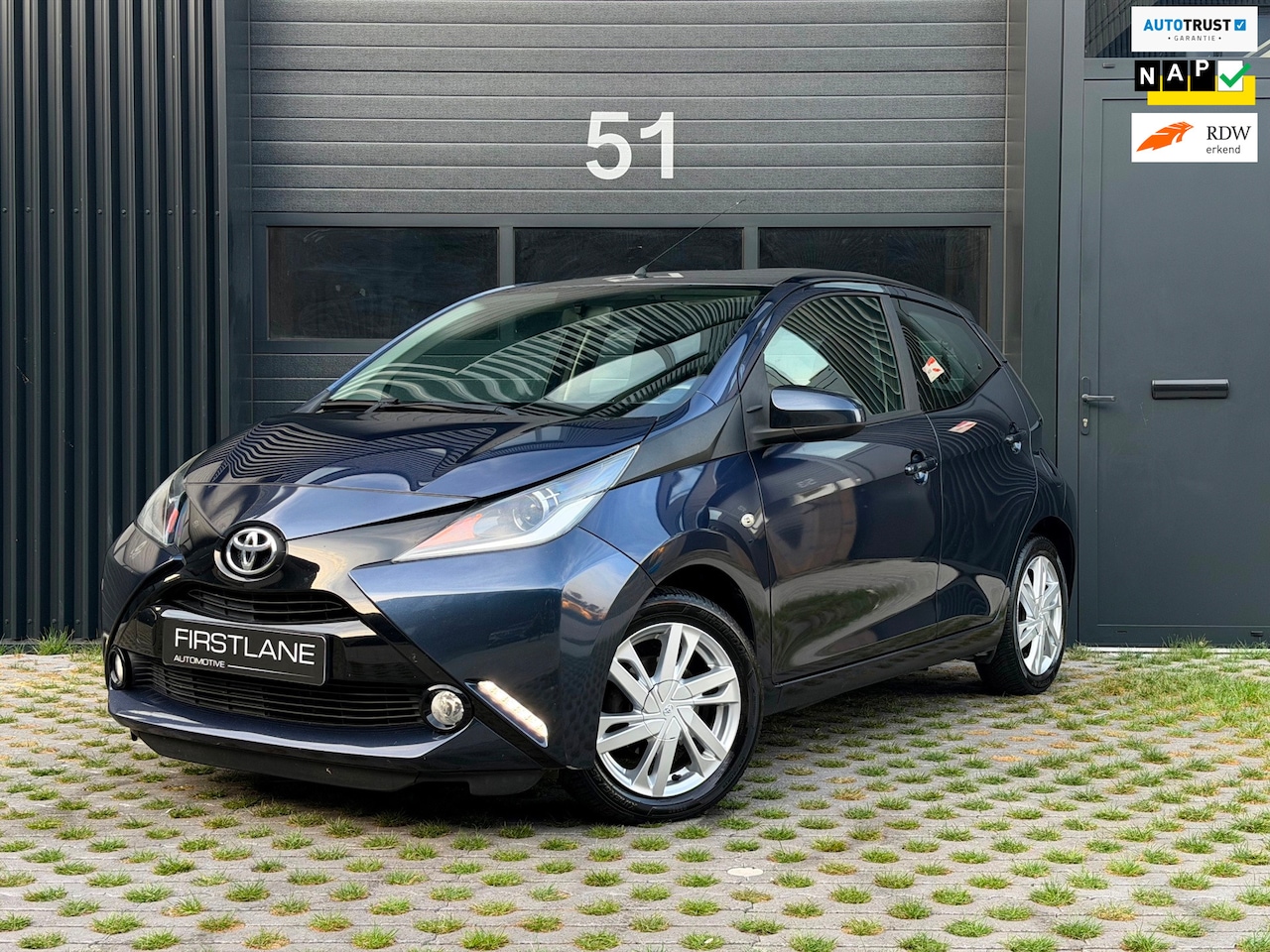 Toyota Aygo - 1.0 VVT-i x-play | Achteruitrijcam | Bleutooth - AutoWereld.nl