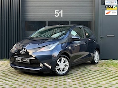 Toyota Aygo - 1.0 VVT-i x-play | Achteruitrijcam | Bleutooth