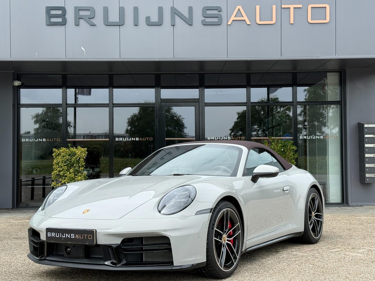 Porsche 911 Cabrio - Porsche 992 Carrera S Facelift |Krijt|Sport&Design|Ventilatie|Bose|360| - AutoWereld.nl