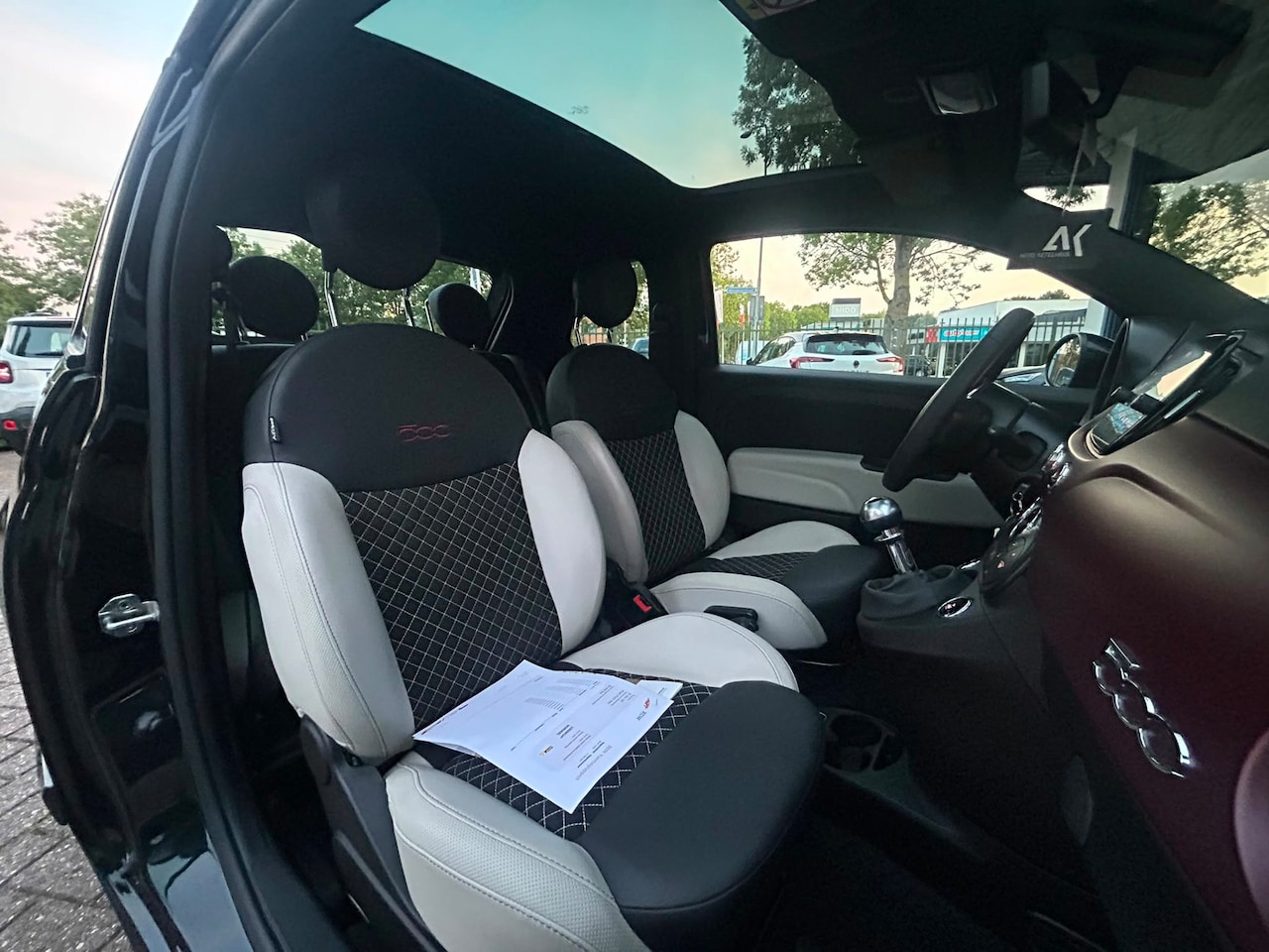 Fiat 500 - 1.0 Hybrid Star|Glasdak|PDC|Carplay|Netjes Onderhouden!