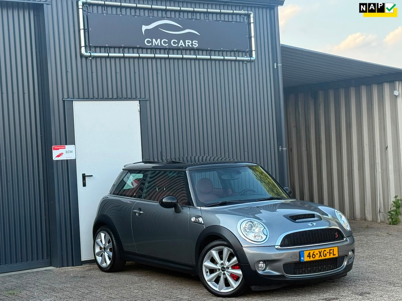 MINI 3-Deurs - 1.6 Cooper S Chili PANO//LEER//XENON!! - AutoWereld.nl