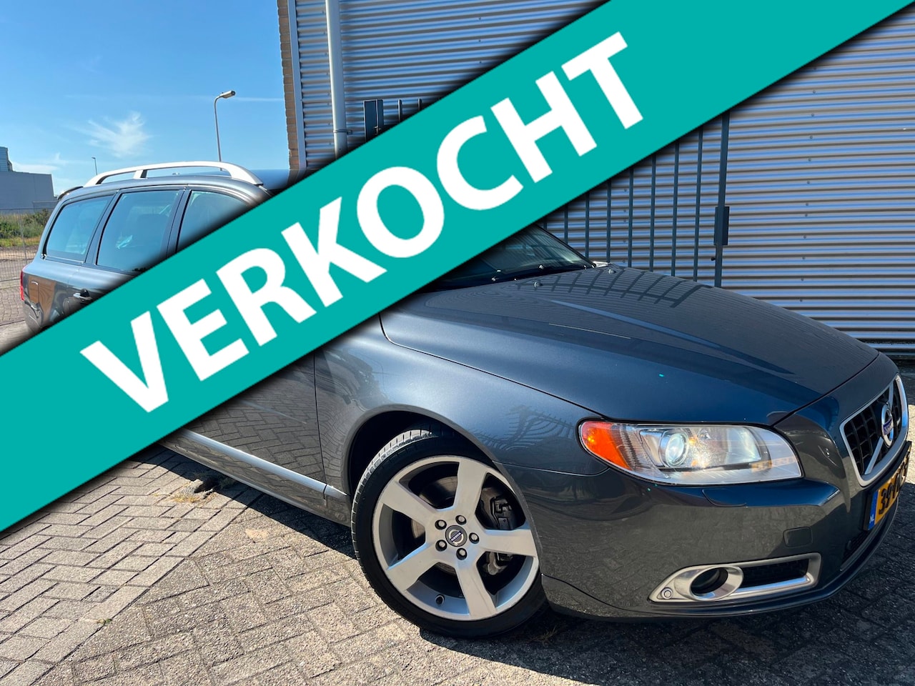 Volvo V70 - 2.0T R-Edition|Camera|Leder|Trekhaak|Automaat|200pk| - AutoWereld.nl