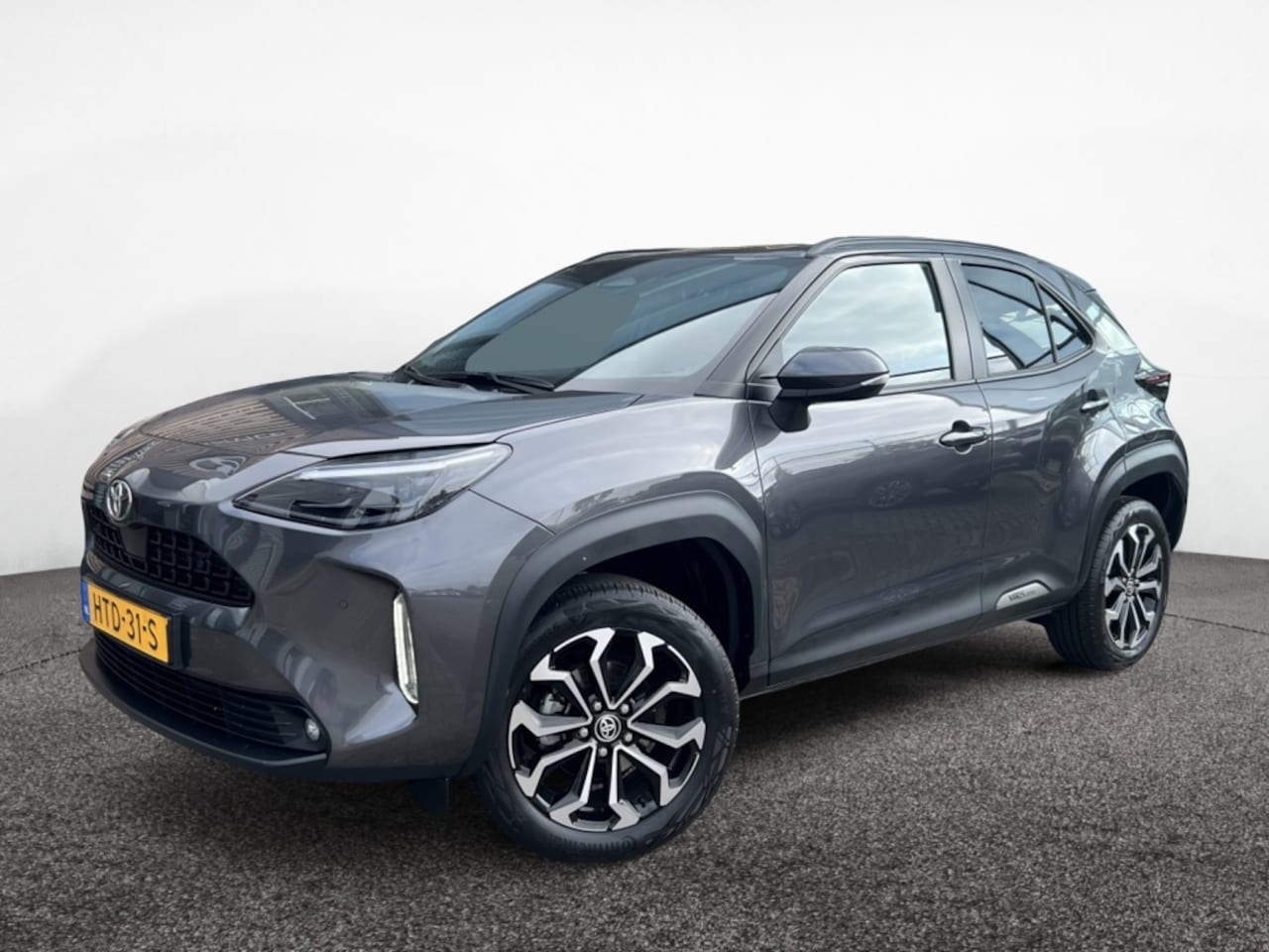 Toyota Yaris Cross - 1.5 Hybr 115 Dynamic | Parkeersensoren | Stoel+ Stuur verwarming - AutoWereld.nl