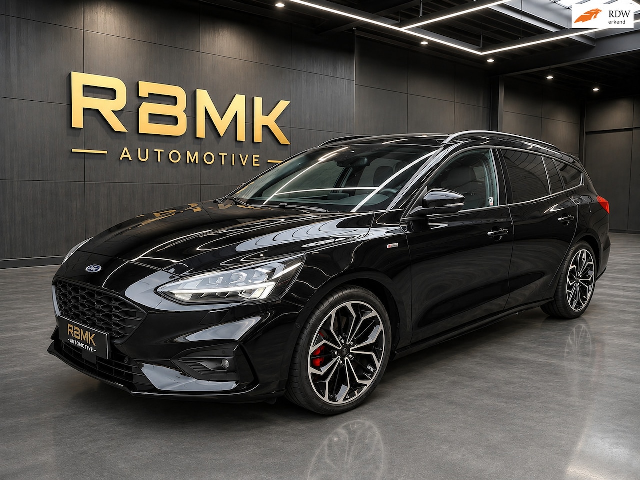 Ford Focus Wagon - 1.5 EcoBoost ST Line / Panorama dak! - AutoWereld.nl