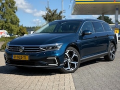 Volkswagen Passat - 1.4 GTE PANO DYNAUDIO STANDKACHEL 360 CAMERA MEMORY MASSAGE KEYLESS TREKHAAK