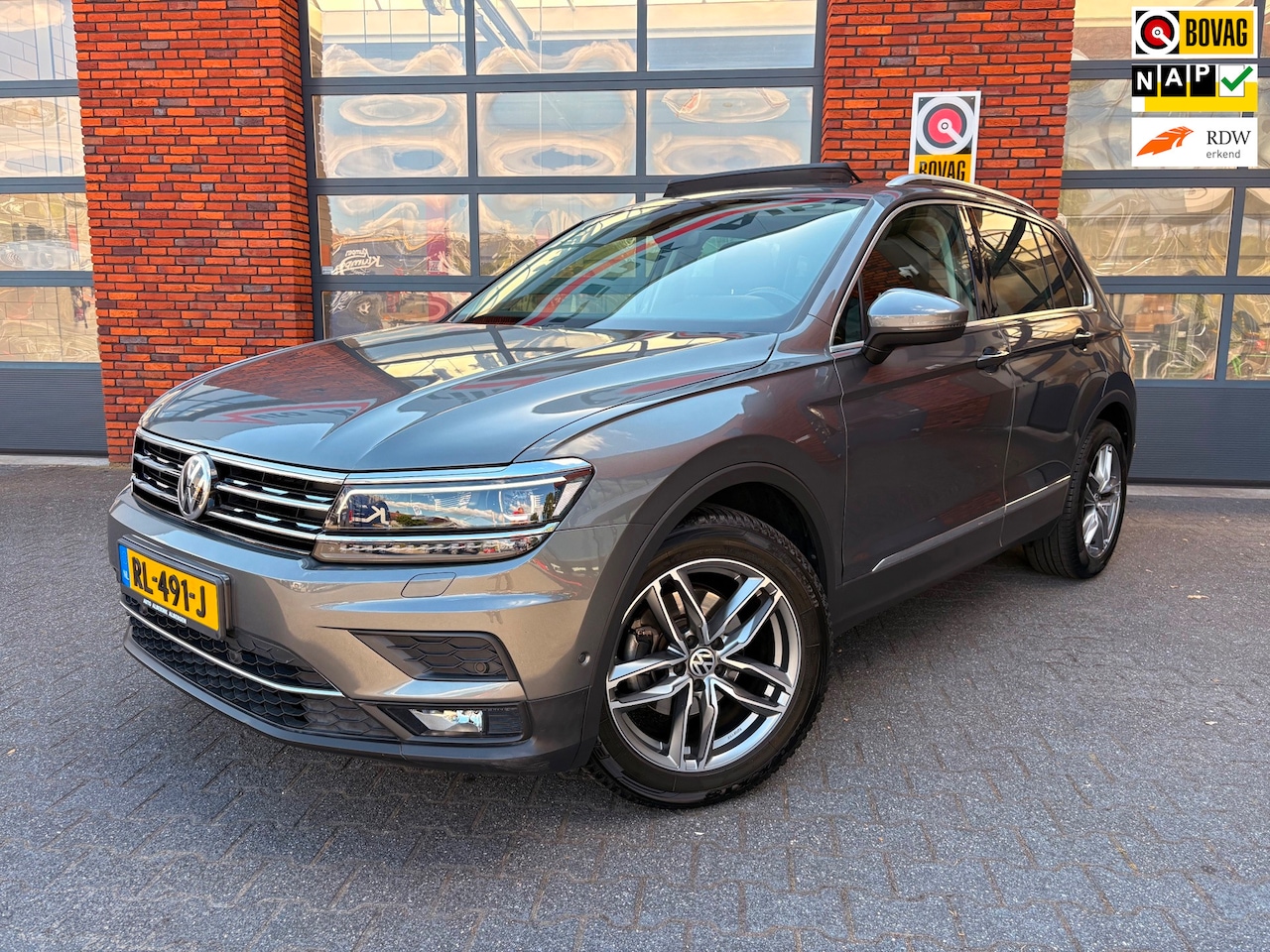 Volkswagen Tiguan - 1.4 TSI 150PK DSG Highline | Schuifdak | LED | Trekhaak - AutoWereld.nl