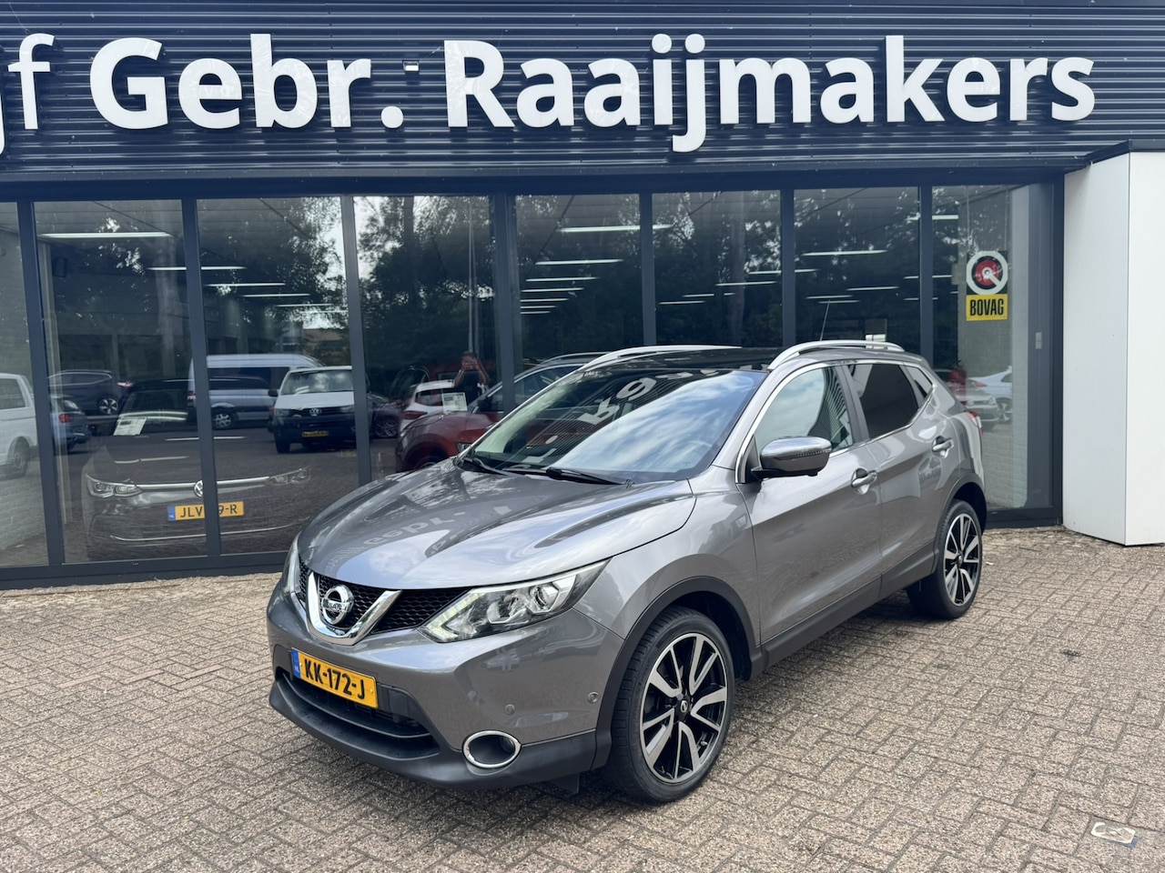 Nissan Qashqai - 1.2 Automaat Tekna*Leder*Panoramadak*Navigatie*Trekhaak* - AutoWereld.nl