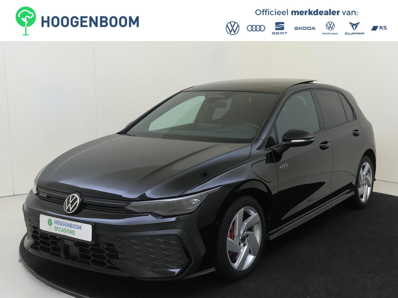 Volkswagen Golf - 1.5 eHybrid GTE | SoH 100% | Panoramadak | Trekhaak | 360 camera | Matrix LED verlichting - AutoWereld.nl