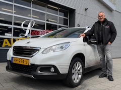 Peugeot 2008 - 1.2 PureTech Urban Cross - Navigatie I Airco I Comfort pakket I Trekhaak
