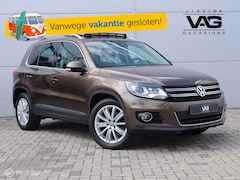 Volkswagen Tiguan - 1.4 TSI Automaat Trekhaak Pano LED Lane Stoelverwarming