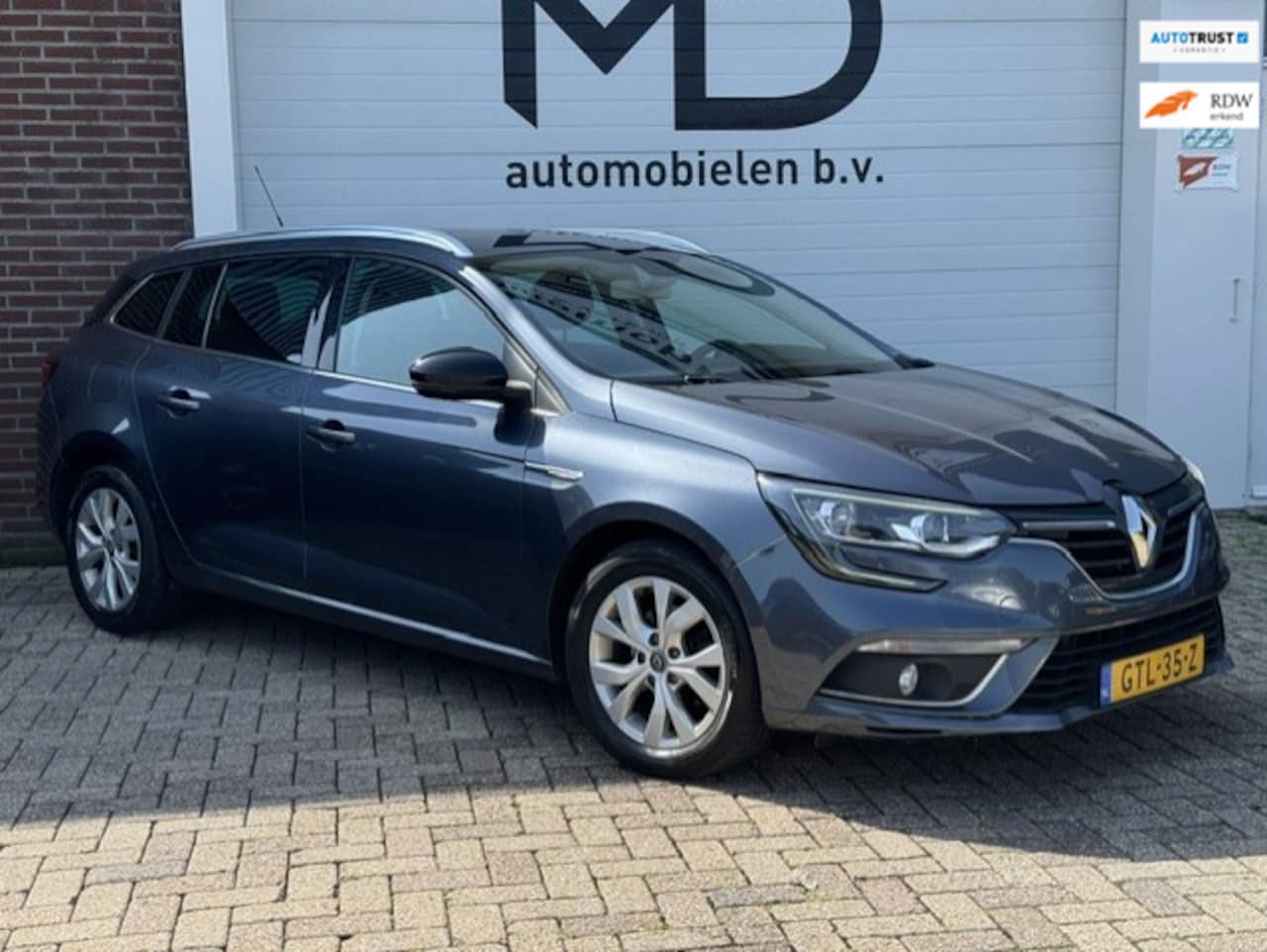 Renault Mégane Estate - 1.3 TCe Limited - LED -Keyless-Carpass - AutoWereld.nl