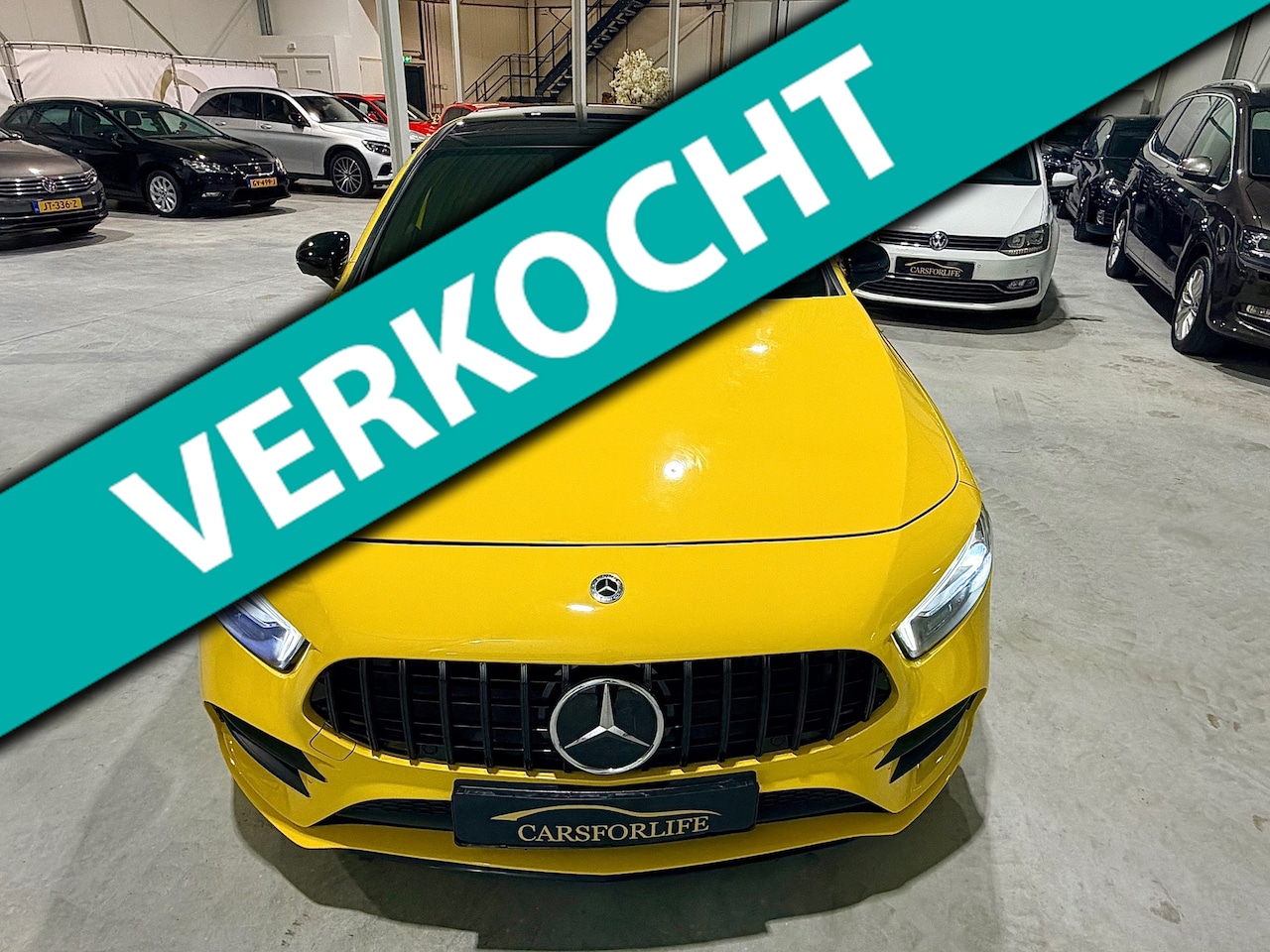 Mercedes-Benz A-klasse - 180 AMG-LINE Pano|Sfeer|360|Automaat. - AutoWereld.nl