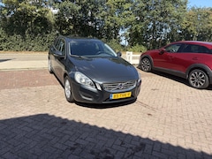 Volvo V60 - 1.6 T3 TREKHAAK NAVI CLIMA
