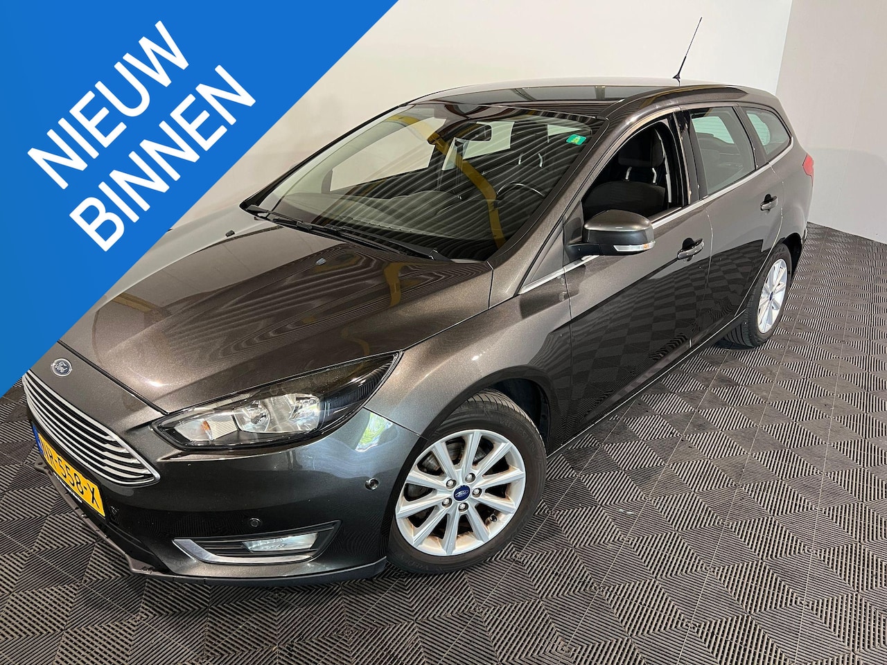 Ford Focus Wagon - 1.0 Titanium 1.0 Titanium - AutoWereld.nl
