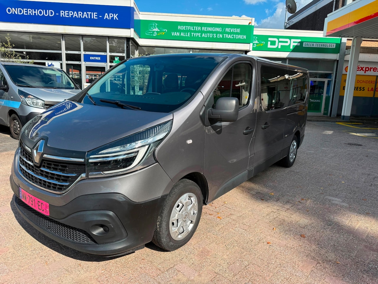 Renault Trafic Passenger - 2.0 dCi 120 L2H1 8+1 - AutoWereld.nl