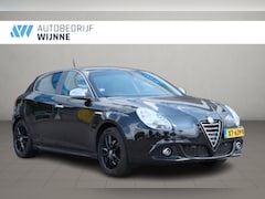 Alfa Romeo Giulietta - 1.4 T 170pk Aut. Exclusive | Leer | Navi | Trekhaak | Xenon | PDC
