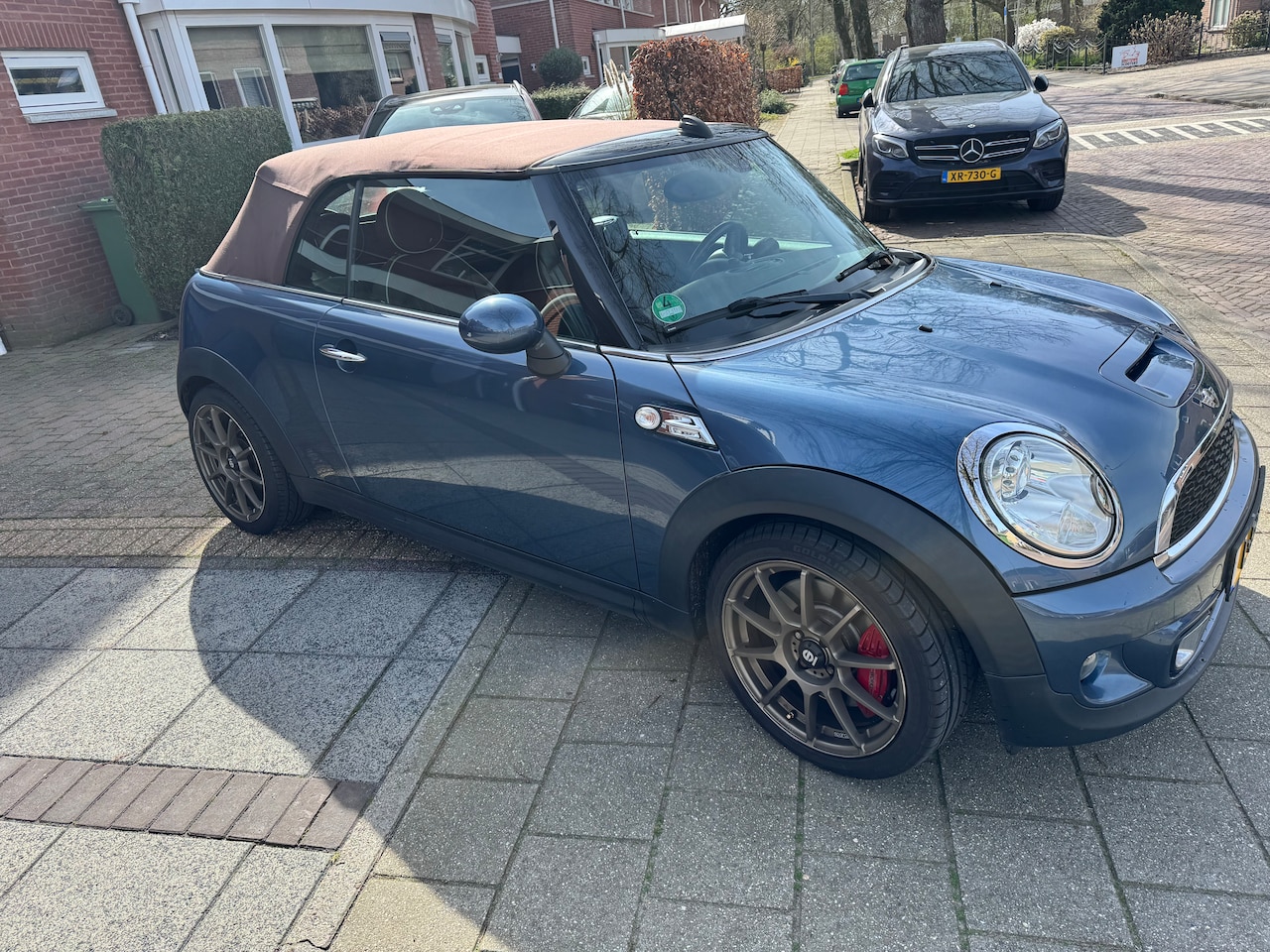 MINI Cabrio - 1.6 John Cooper Works Chili JOHN COOPER WORKS CABRIO - AutoWereld.nl