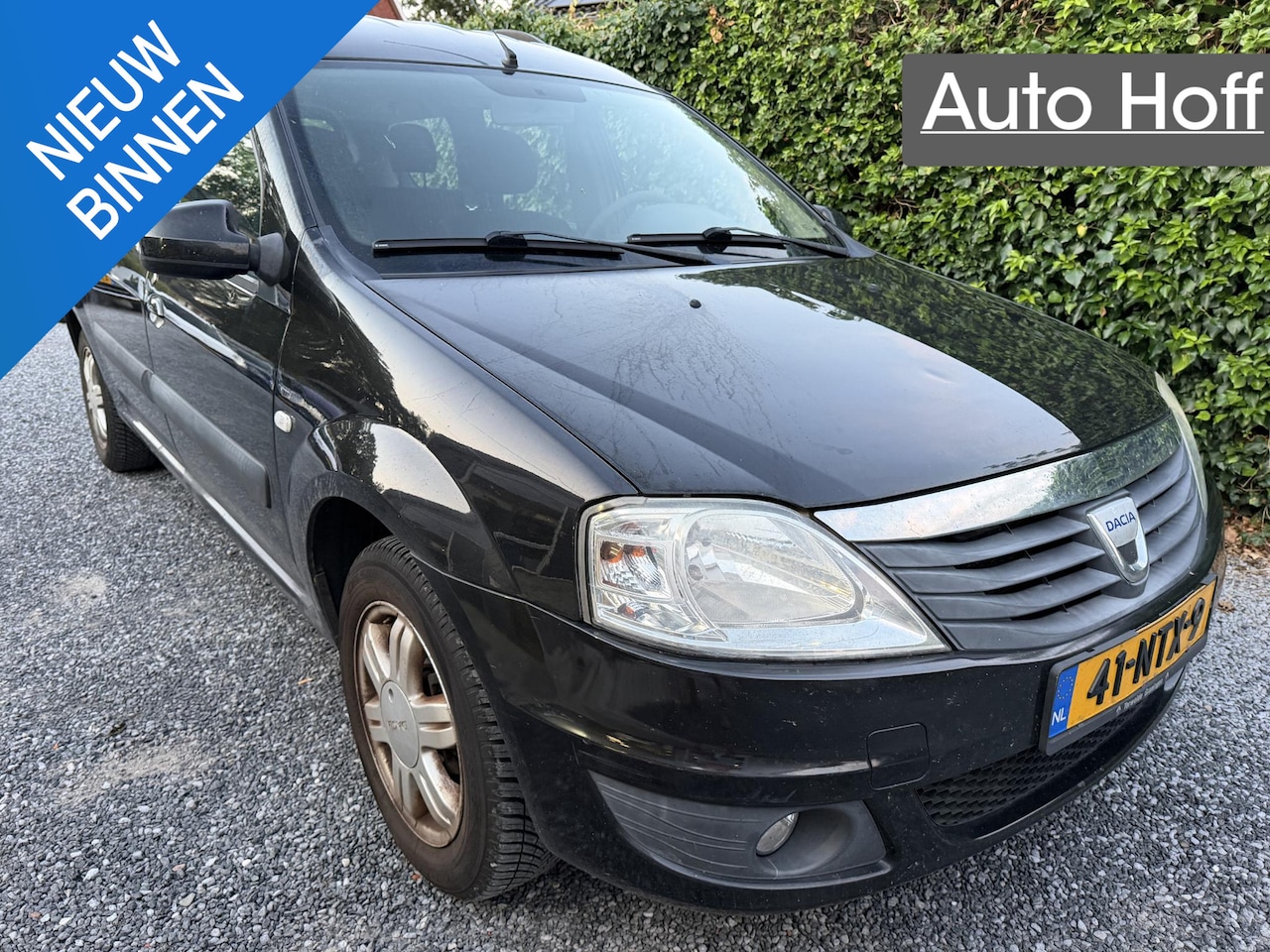 Dacia Logan MCV - 1.6 Blackline | Airco | Elekt. Ramen | LMV | Trekhaak | APK tot 20-11-2026! - AutoWereld.nl