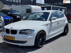 BMW 1-serie - 116i High Executive | Groot scherm | 17 inch | Airco | Onderhoudhistorie |