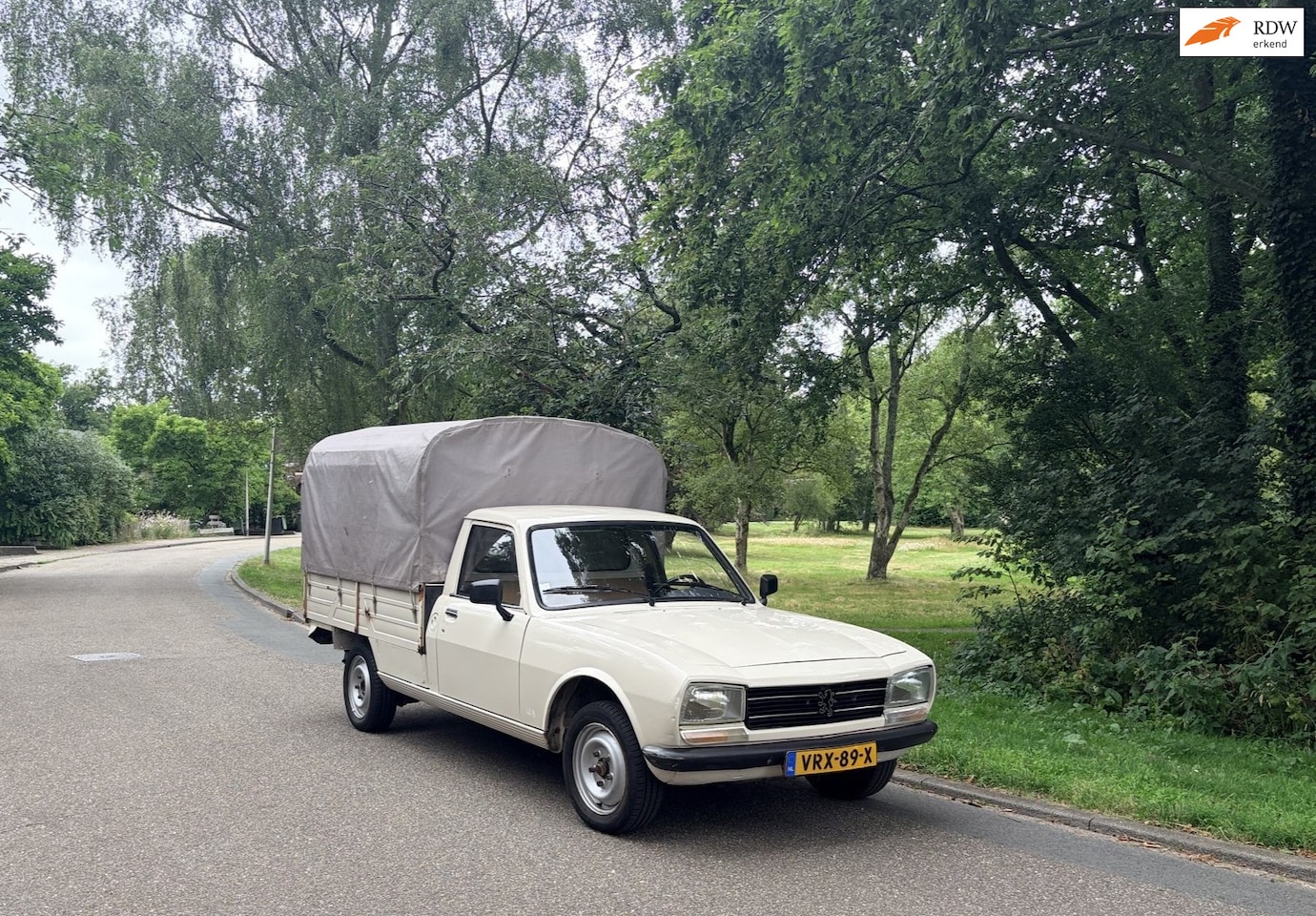 Peugeot 504 - pick up Zeer zeldzaam van de 2de eigenaar! - AutoWereld.nl