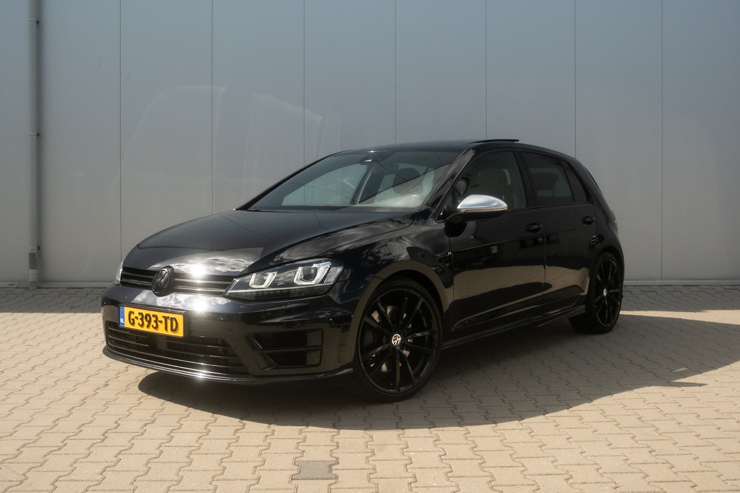 Volkswagen Golf - 2.0 TSI R 4MOTION 370 PK - AutoWereld.nl