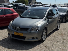 Toyota Verso - 1.8 VVT-i Business 1e Eig Automaat Pano Cruise Camera Clima Nieuwe Banden en Apk