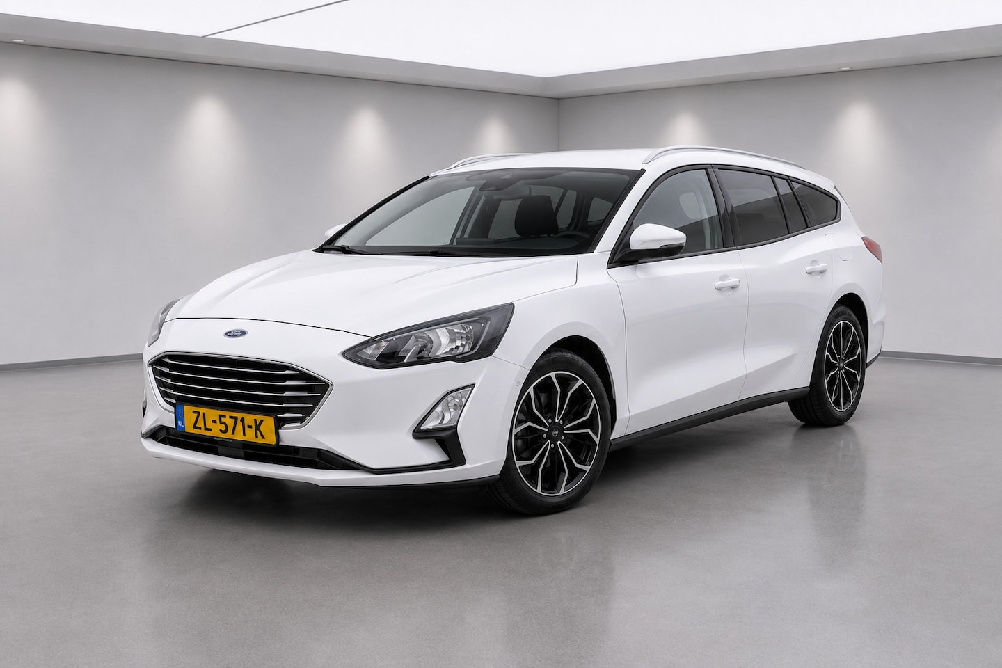 Ford Focus Wagon - 1.0 Airco - Navi - Park Assist - NW APK - NAP! - AutoWereld.nl