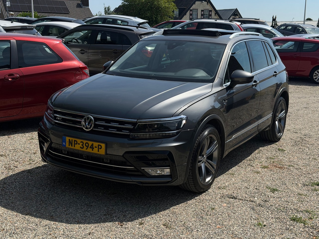Volkswagen Tiguan - 2.0 TSI 4Motion Highline BomVol Pano Keyless 360 Camera Standkachel StoelVW Elektrisch Ach - AutoWereld.nl