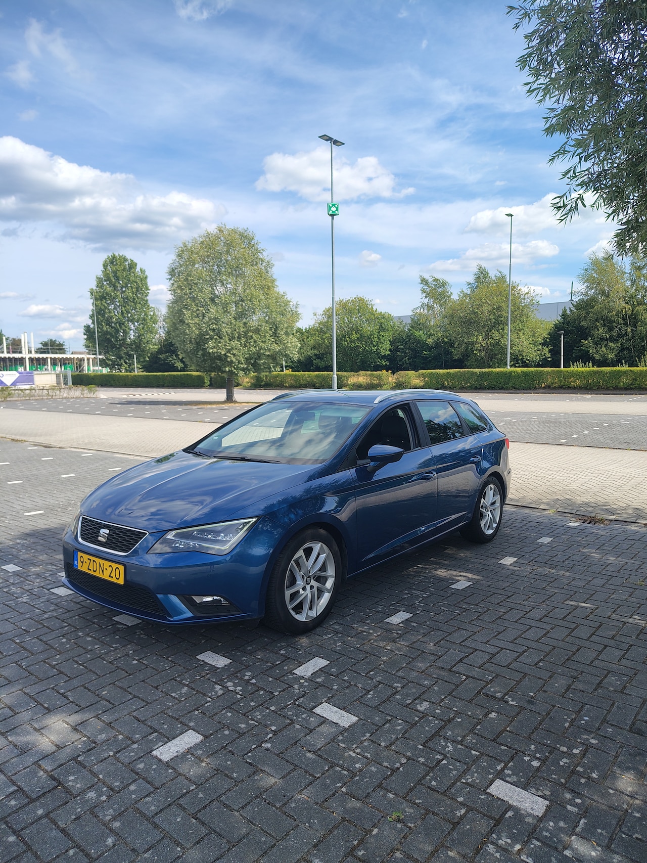 SEAT Leon ST - 1.6 TDI Ecomotive Lease Sport - AutoWereld.nl