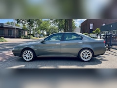 Alfa Romeo 166 - 2.5 V6 Distinctive