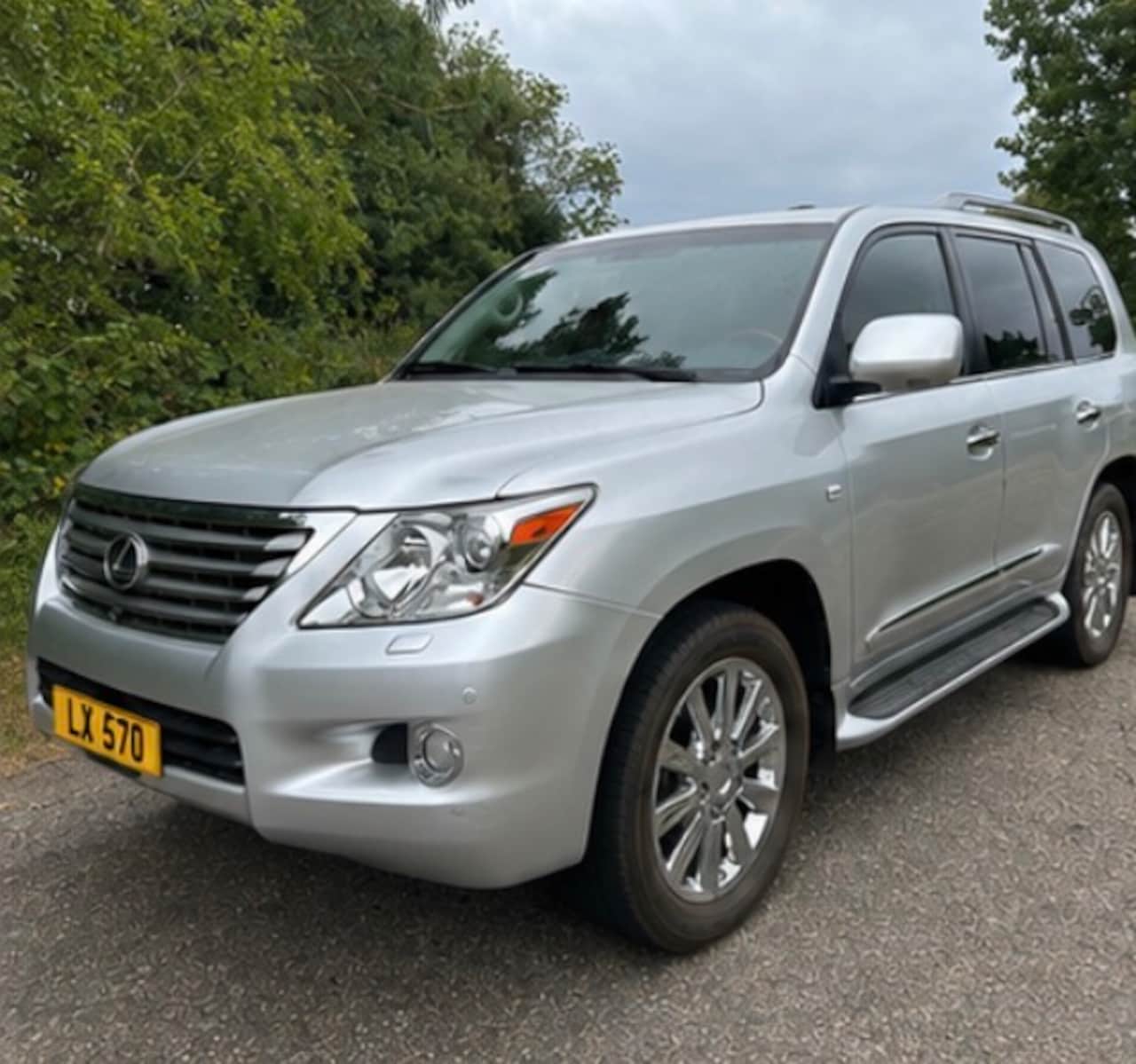 Lexus LX - LX570 8 persoons Mooi Chassis ! - AutoWereld.nl