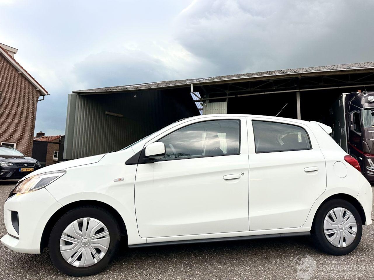 Mitsubishi Space Star - gereserveerd 1.0i 72pk Cool+ 5drs - 42dkm nap - facelift - airco - aux - usb - mistlampen - AutoWereld.nl