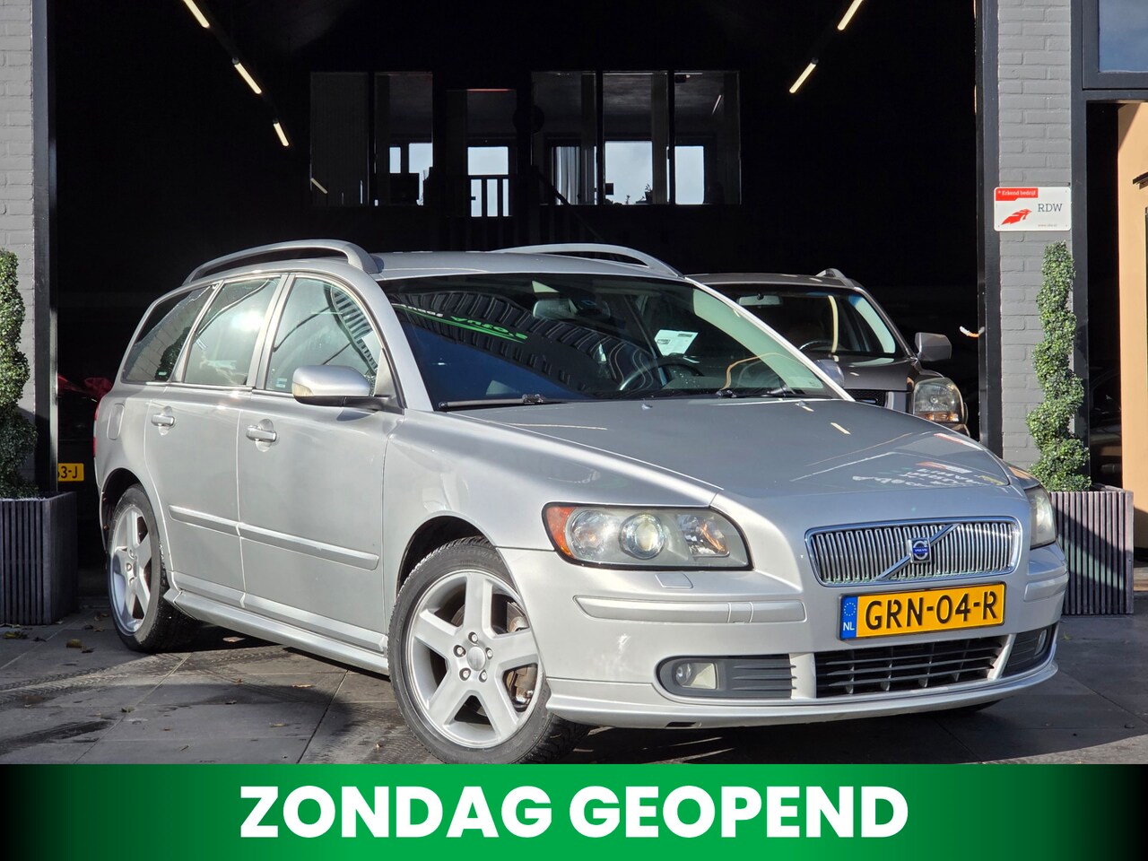 Volvo V50 - 2.5 T5 Summum|Trekhaak|Cruise|Airco|Stoelverwarming - AutoWereld.nl