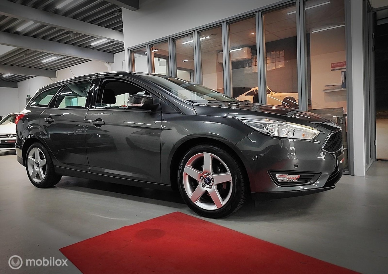 Ford Focus Wagon - 1.0 turbo PDC NIEUWE DISTRIBUTIERIEM CLIMA WINTERBANDEN - AutoWereld.nl