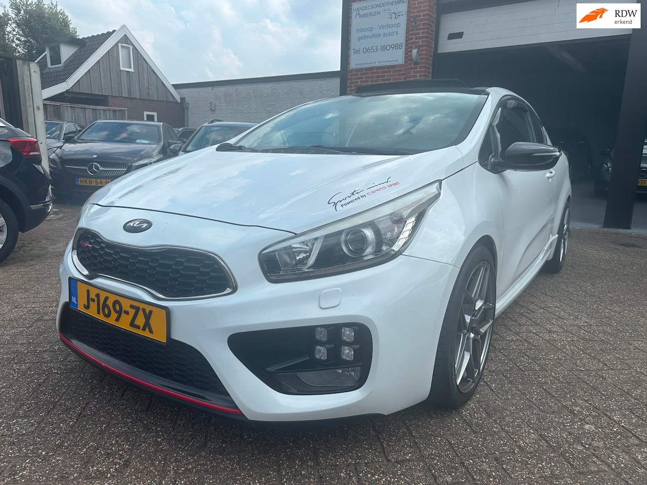 Kia Cee'd - 1.6 GT First Edition 240 Pk NAVI-CRUISE-CLIMA-PANORAMADAK-UNIEK - AutoWereld.nl