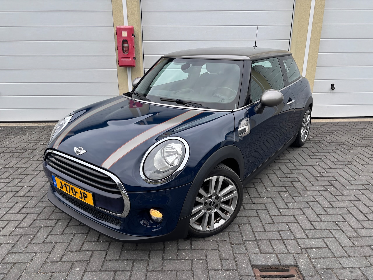 MINI 3-Deurs - 1.5 Cooper 1.5 137PK Seven Edition|Verwarmb. Sportstoelen| - AutoWereld.nl