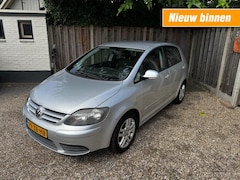 Volkswagen Golf - 1.6 FSI COMFORTL.BNS automaat, trekhaak, cruise, airco