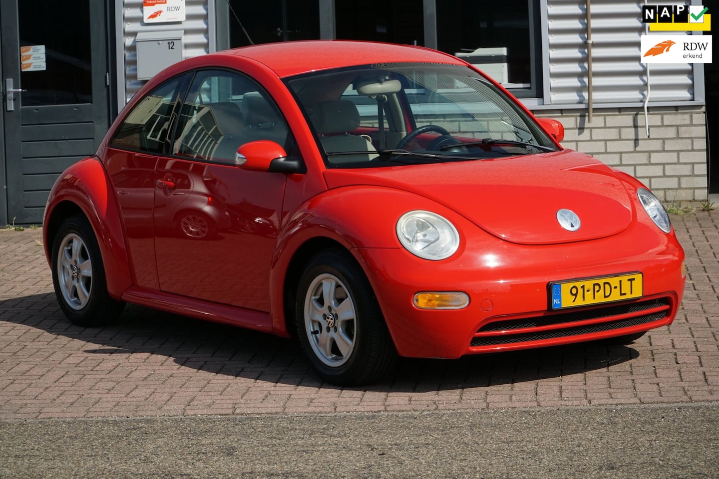 Volkswagen New Beetle - 1.4 EERSTE EIGENAAR - AutoWereld.nl