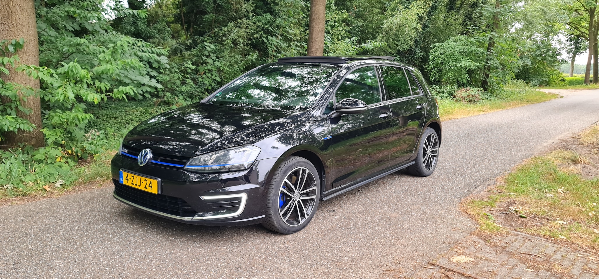 Volkswagen Golf - 1.4 TSI GTE Rijk uitgerust: Pano, Stoelverwarming, - AutoWereld.nl