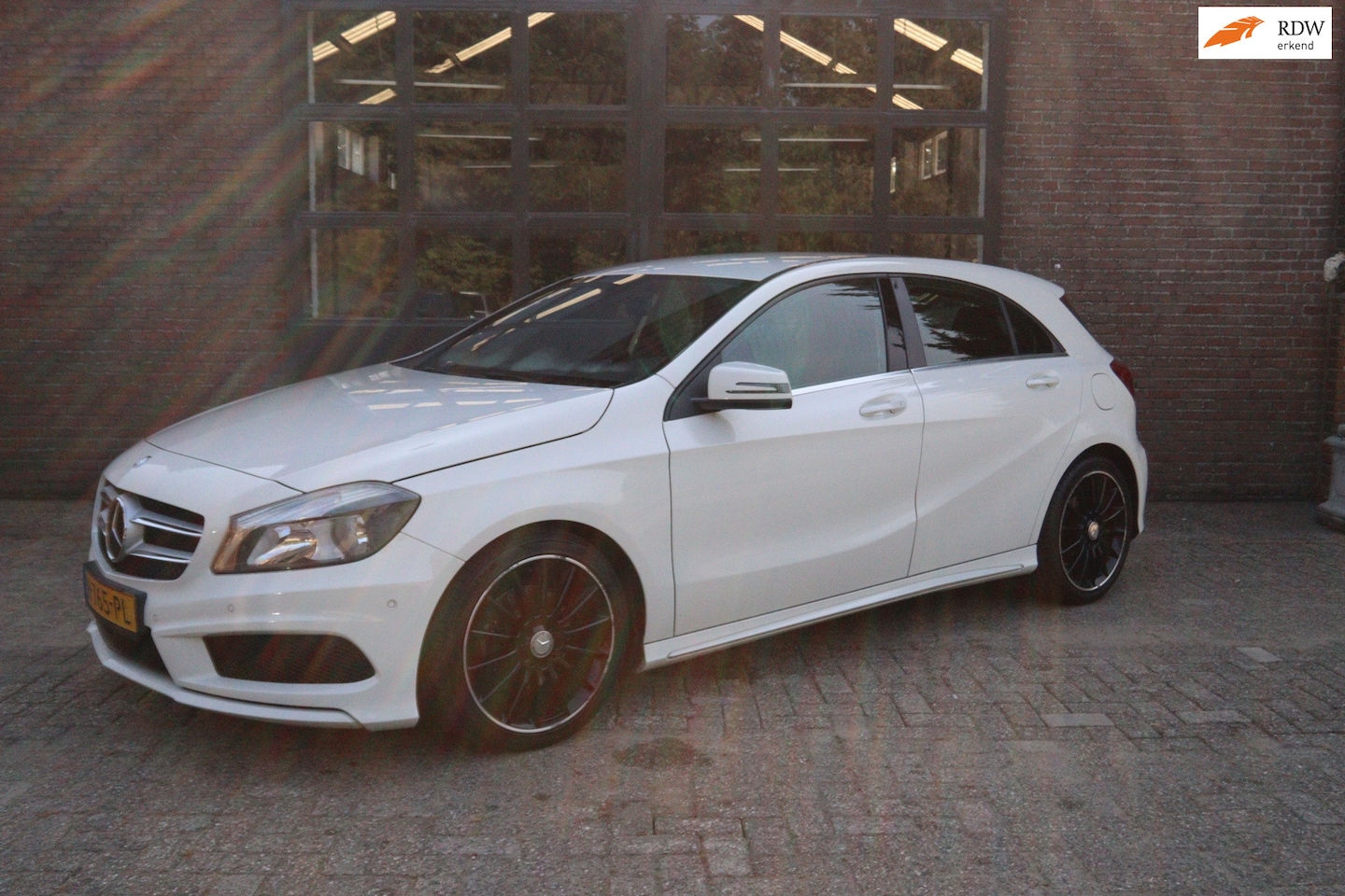 Mercedes-Benz A-klasse - 180 AMG Pakket |PDC|AC| Nieuwe APK - AutoWereld.nl