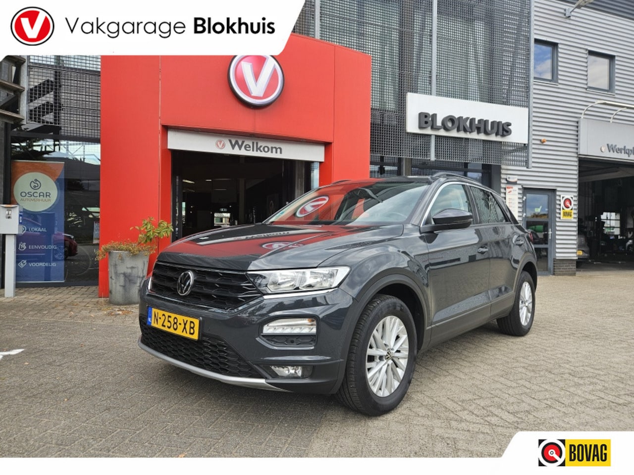 Volkswagen T-Roc - 1.5 TSI 150pk Style A/T | Carplay | PDC V+A | Trekhaak - AutoWereld.nl