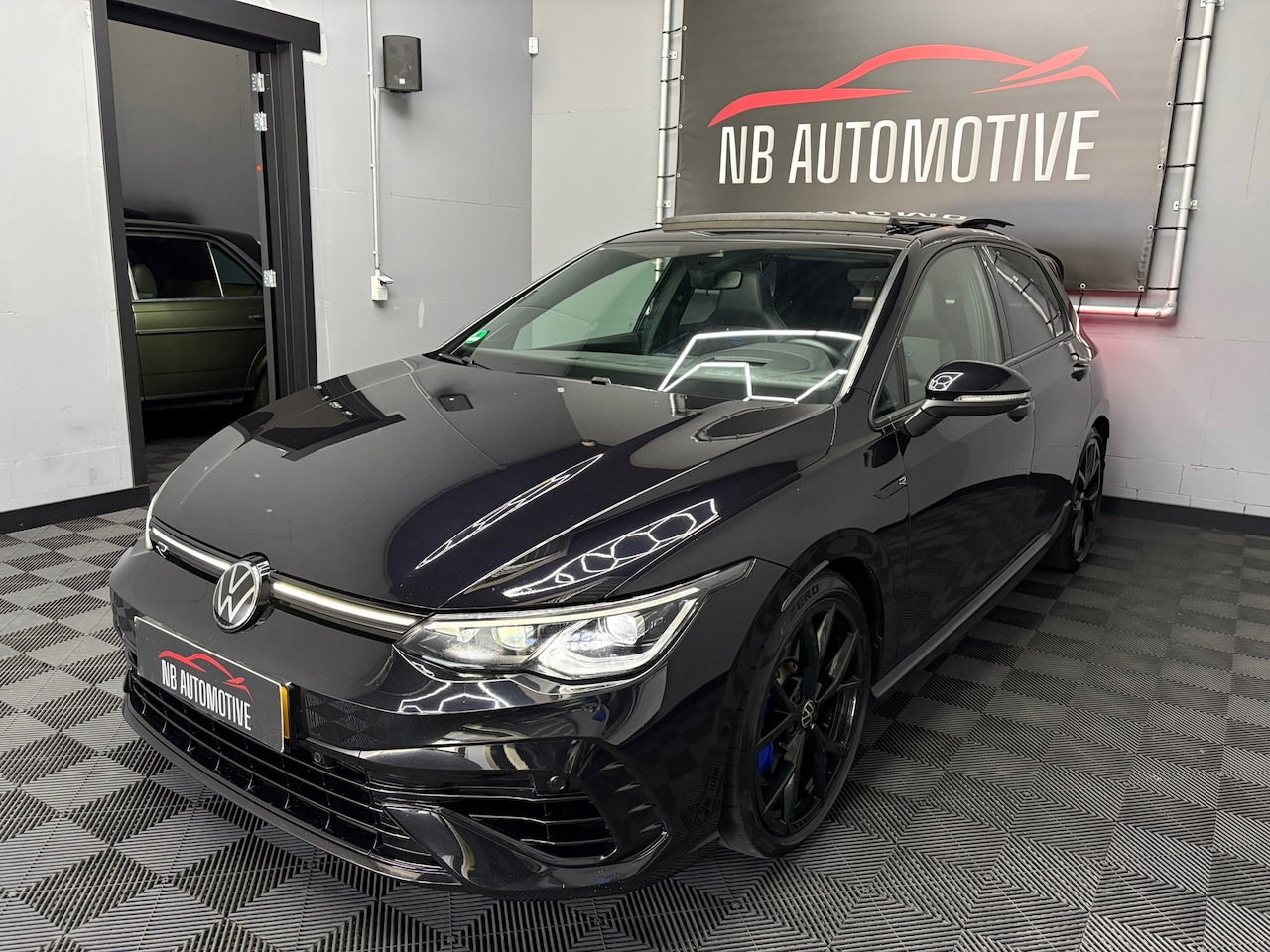 Volkswagen Golf - 8 2.0 TSI R 4Motion Akra - AutoWereld.nl